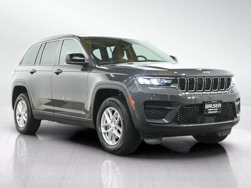 Used 2023 Jeep Grand Cherokee Laredo X AWD/4WD image 7