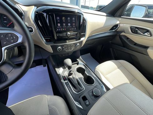 Used 2023 Chevrolet Traverse LS FWD image 36