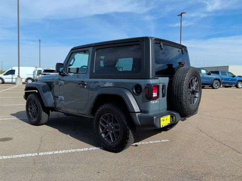 Used 2024 Jeep Wrangler Sport S image 6