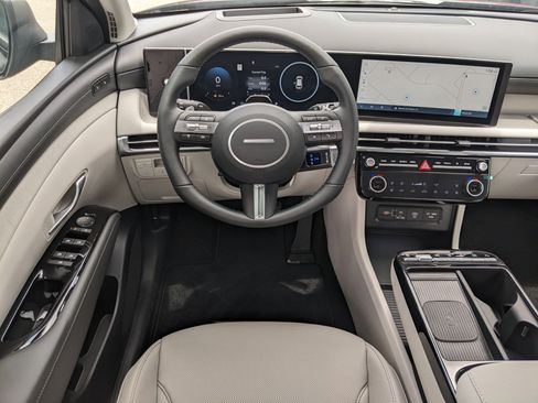 New 2025 Hyundai Tucson Limited image 11