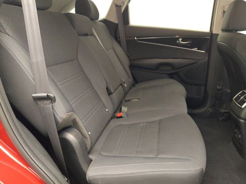 Used 2020 Kia Sorento S FWD image 19