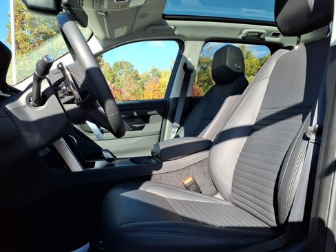 Certified 2025 Land Rover Discovery Sport S image 30