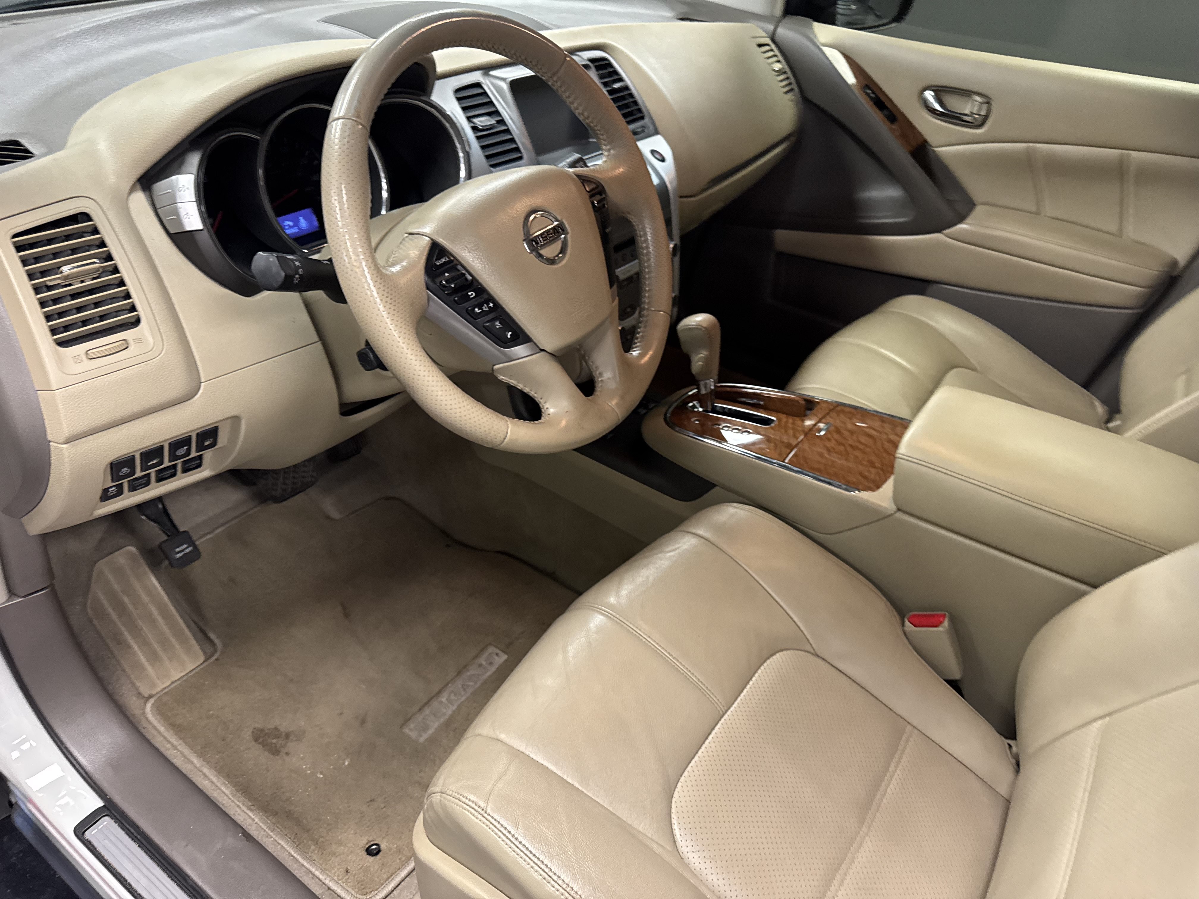Used 2014 Nissan Murano LE w/ Platinum Edition Package AWD/4WD image 10