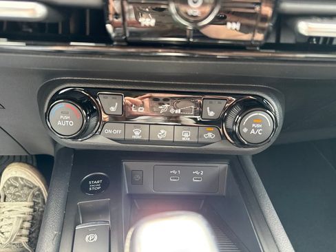 New 2026 Nissan Kicks SV AWD/4WD image 19
