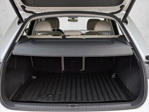 Used 2020 Audi Q3 2.0T Premium w/ Convenience Package image 6