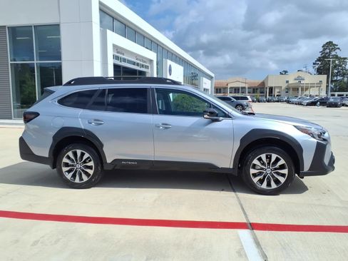 Used 2025 Subaru Outback Limited image 4