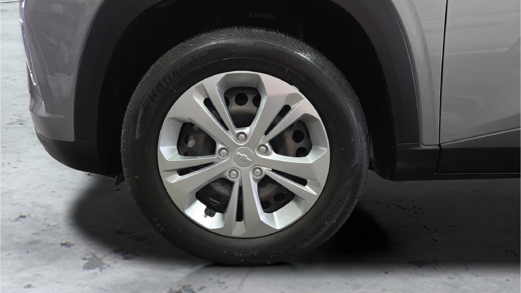 Used 2024 Chevrolet Trax LS FWD image 34