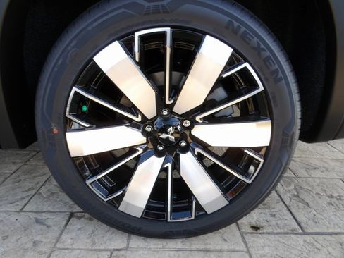 New 2025 Mitsubishi Outlander SE image 12