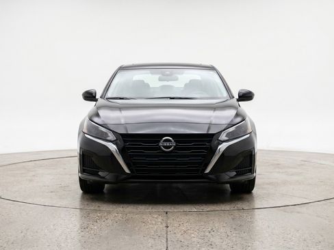 Used 2025 Nissan Altima 2.5 SV FWD image 2