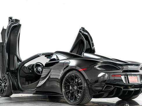Used 2020 McLaren 570S Spider RWD image 29