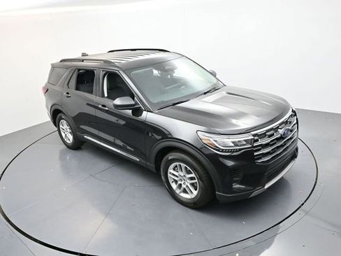 New 2025 Ford Explorer Active image 18