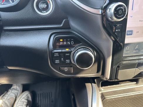 Used 2024 RAM 1500 Big Horn AWD/4WD image 34