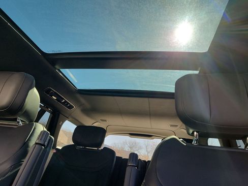 Certified 2024 Land Rover Range Rover Long Wheelbase Autobiography image 12