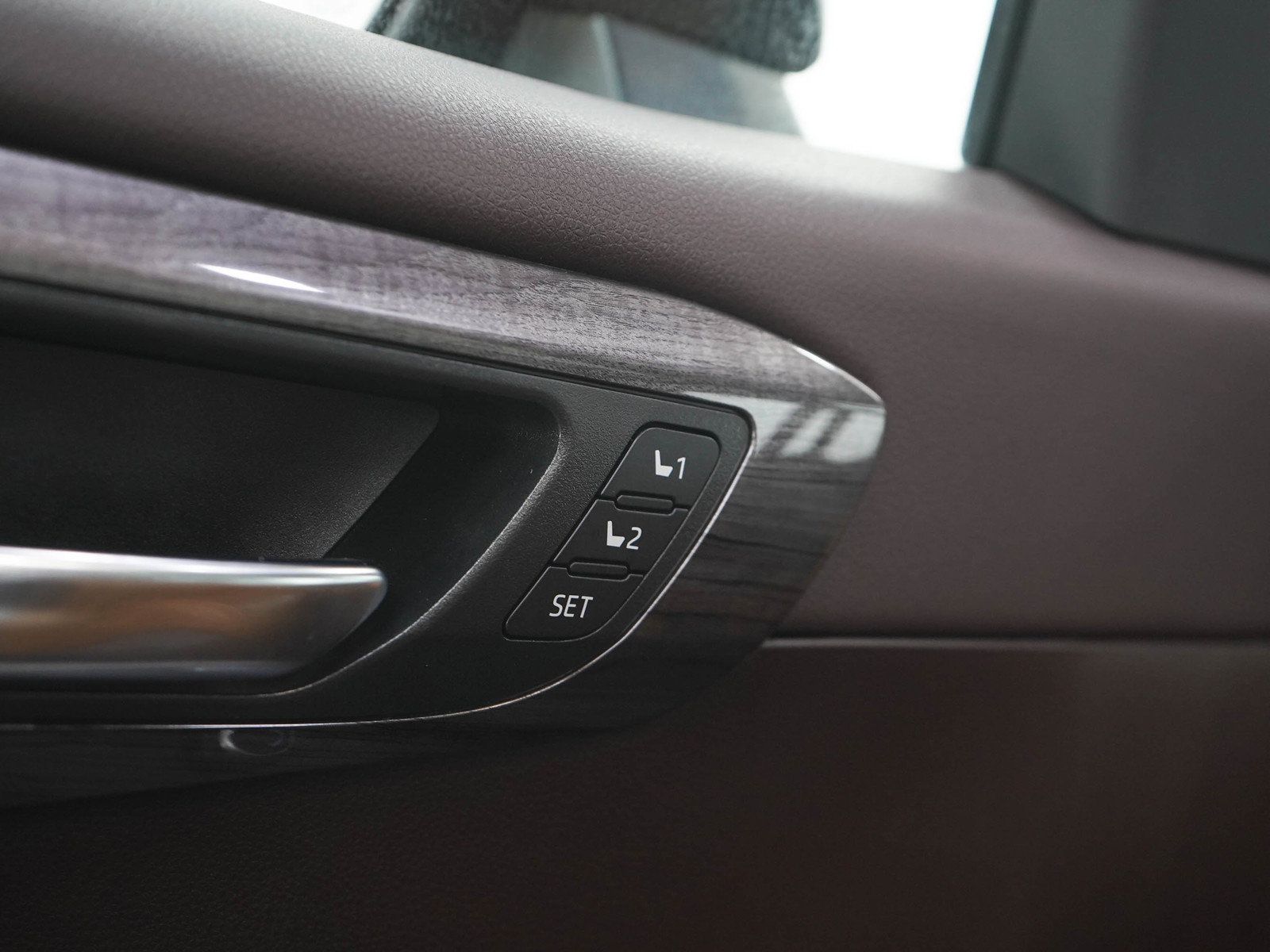 Used 2021 Toyota Highlander Platinum AWD/4WD image 25