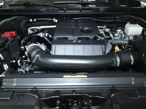 Certified 2025 Nissan Frontier SV RWD image 36