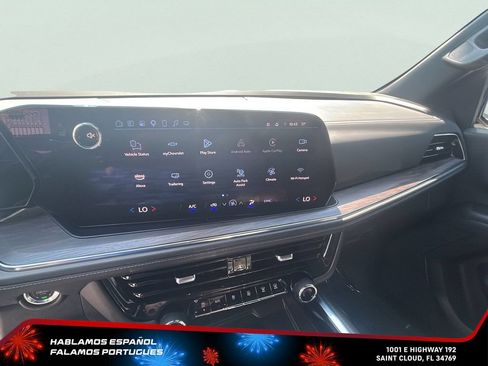 Used 2025 Chevrolet Suburban LS RWD image 20