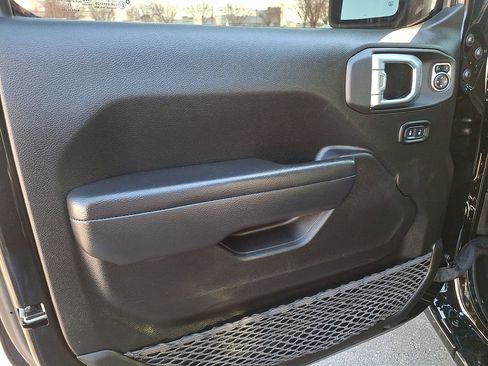 Used 2022 Jeep Gladiator Sport image 15