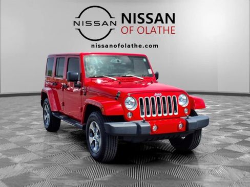 Used 2018 Jeep Wrangler Unlimited Sahara AWD/4WD image 27