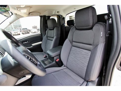 Certified 2024 Nissan Frontier SV w/ Technology Package image 27