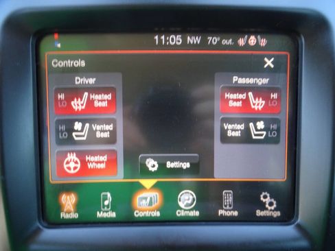Used 2015 Jeep Cherokee Trailhawk w/ Leather Interior Group AWD/4WD image 23