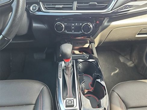 Used 2024 Chevrolet Trax RS w/ Sunroof Package image 11