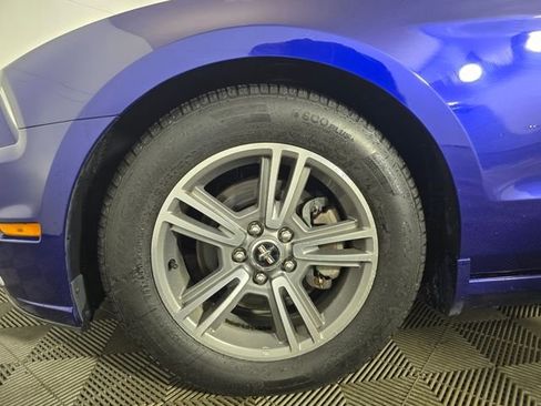 Used 2013 Ford Mustang Premium image 18