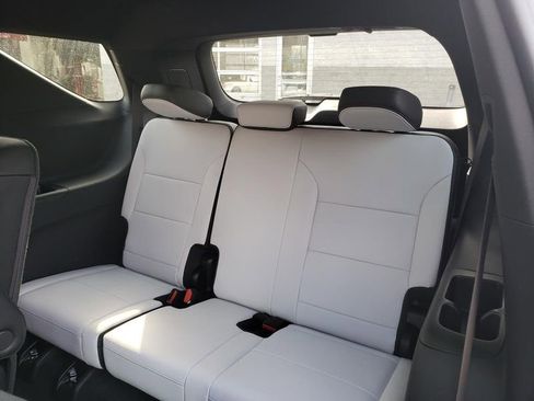 New 2026 Chevrolet Traverse High Country w/ LPO, Floor Liner Package AWD/4WD image 8