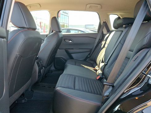 Certified 2025 Nissan Rogue SV image 8