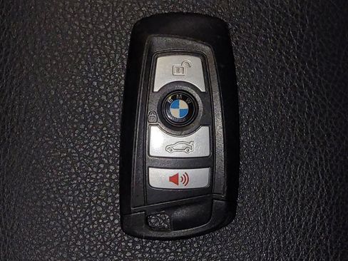 Used 2018 BMW 320i xDrive Sedan w/ Convenience Package AWD/4WD image 32