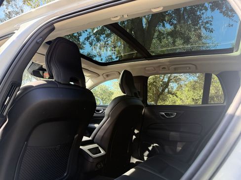 Used 2025 Volvo V60 B5 Cross Country Plus image 22