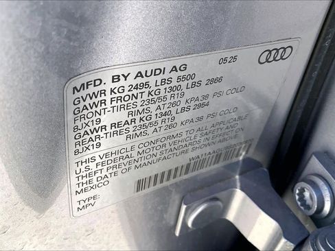 Used 2025 Audi Q5 Premium w/ Convenience Package image 34