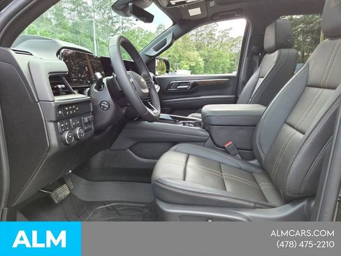 Used 2026 Chevrolet Suburban High Country w/ Sun And Tow Package AWD/4WD image 9
