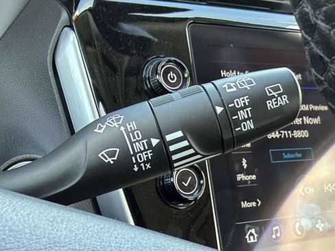 Used 2023 Chevrolet Bolt EUV LT w/ Convenience Package FWD image 28