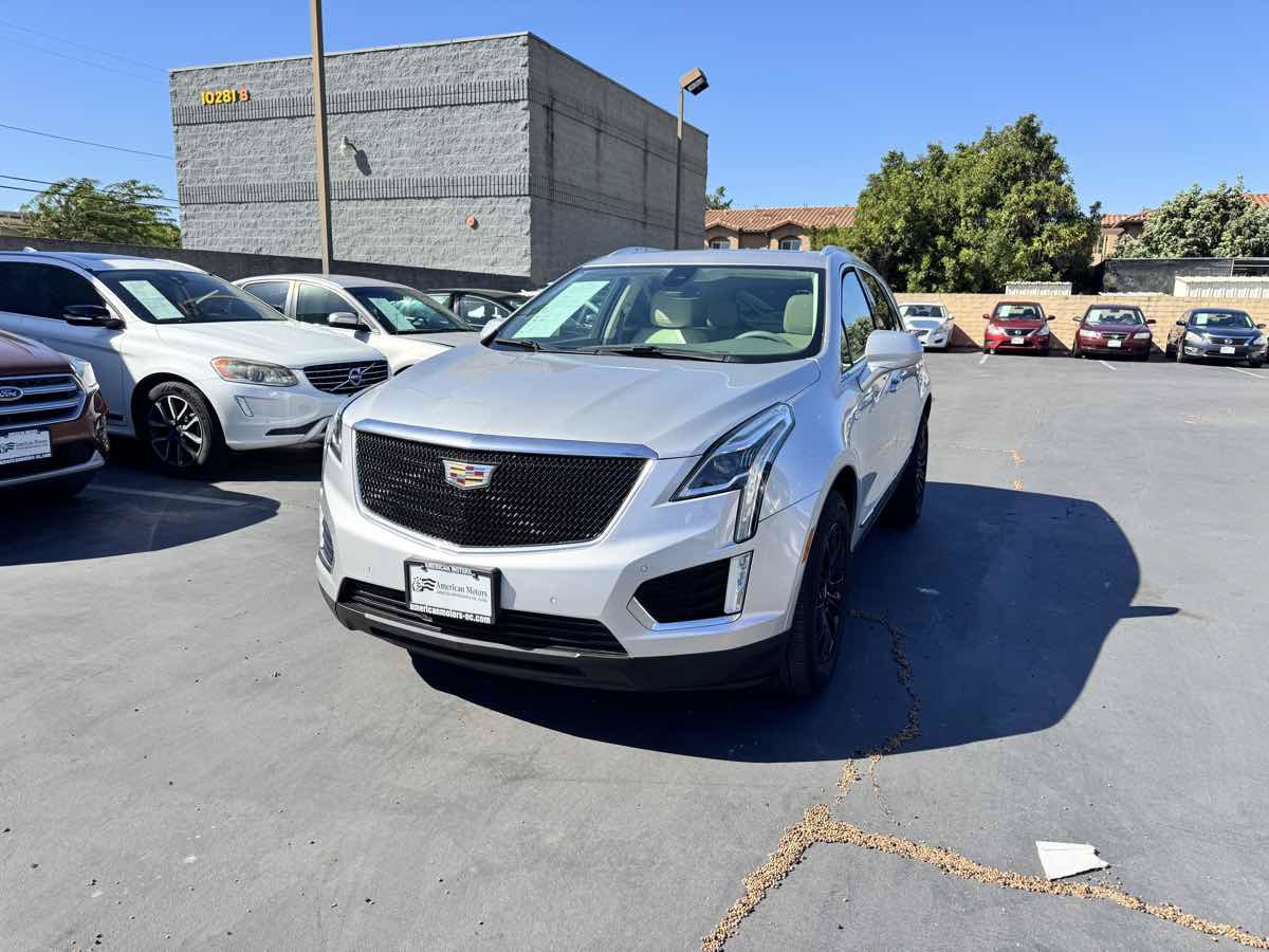 Used 2017 Cadillac XT5 Luxury w/ Driver Awareness Package FWD image 12