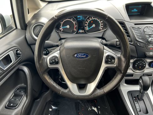 Used 2016 Ford Fiesta SE image 23