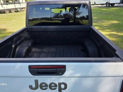 Used 2021 Jeep Gladiator Overland w/ Safety Group AWD/4WD image 6