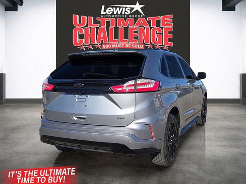 Used 2022 Ford Edge SE w/ Black Appearance Package image 4