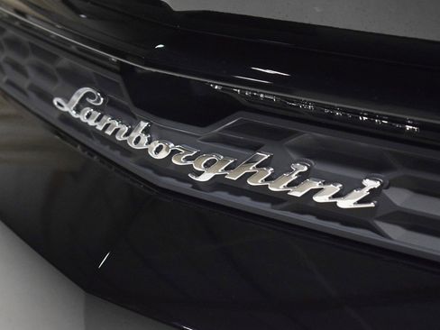 Used 2025 Lamborghini Urus SE image 10