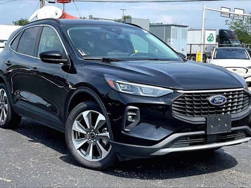 Used 2025 Ford Escape Platinum AWD/4WD image 36