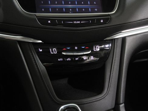 Used 2017 Cadillac XT5 Luxury w/ Driver Awareness Package image 14