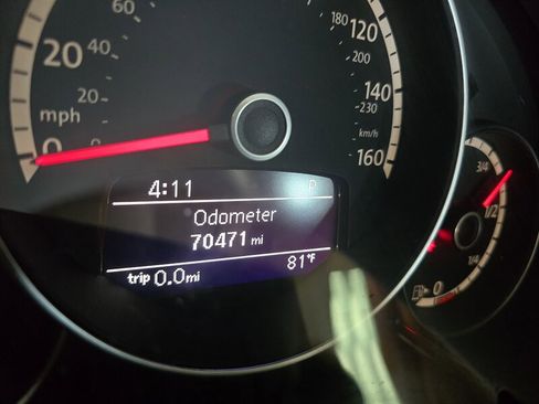 Used 2013 Volkswagen Beetle 2.5 FWD image 26