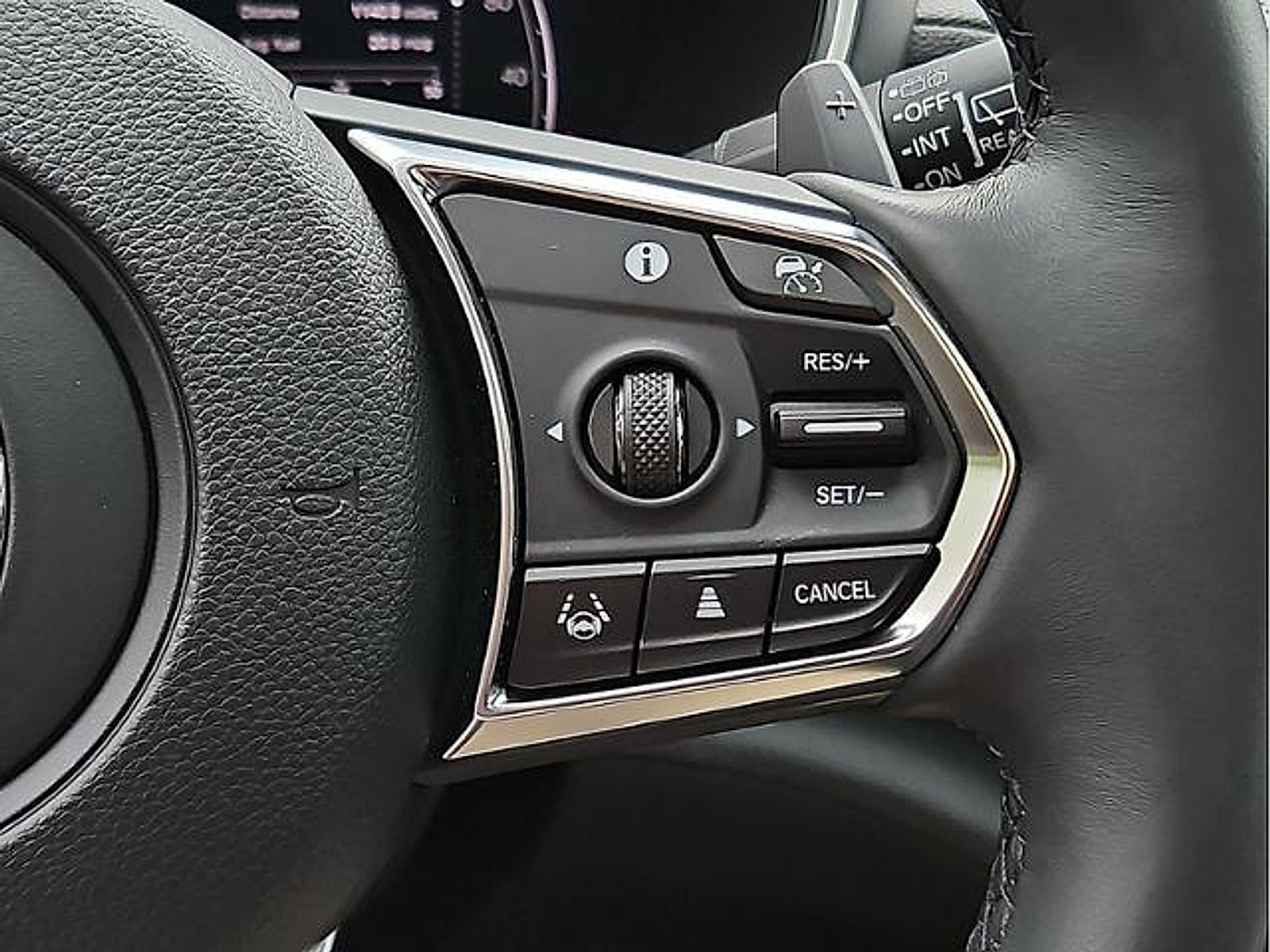 Used 2025 Acura MDX SH-AWD image 22