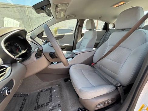 Used 2022 Chevrolet Malibu LT FWD image 7