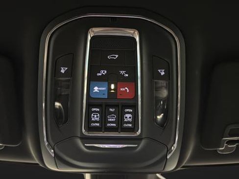 Certified 2024 Jeep Grand Cherokee Limited w/ Luxury Tech Group II AWD/4WD image 29