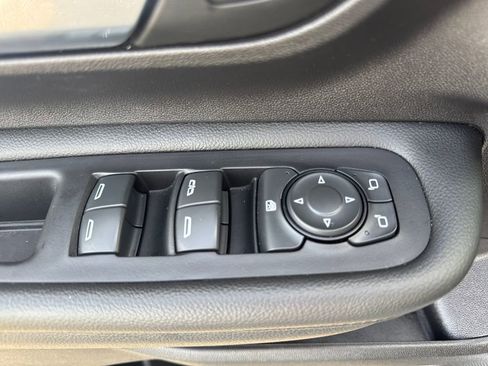 Used 2024 GMC Terrain SLE image 23