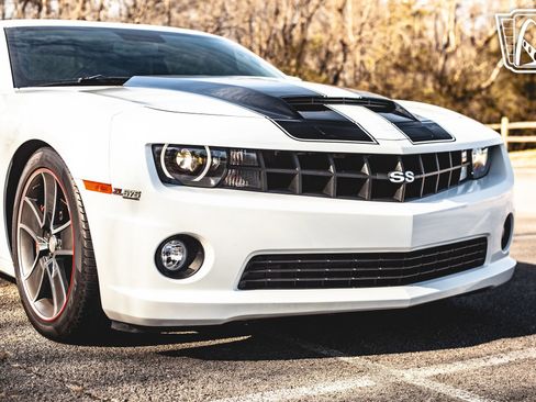 Used 2010 Chevrolet Camaro SS w/ RS Package image 28