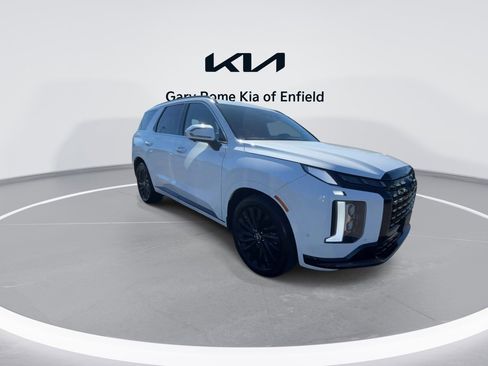 Used 2024 Hyundai Palisade Calligraphy AWD/4WD image 2