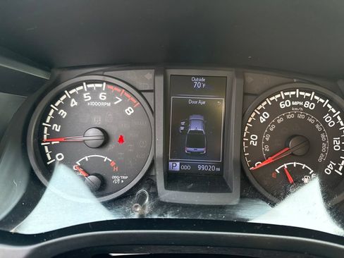 Used 2019 Toyota Tacoma SR w/ SR Convenience Package AWD/4WD image 16