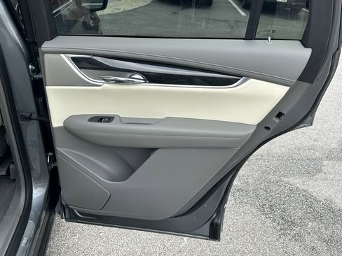 Used 2021 Cadillac XT6 Premium Luxury image 18