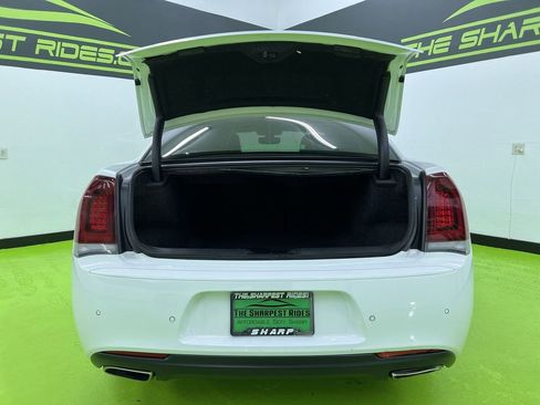 Used 2023 Chrysler 300 Touring L AWD/4WD image 9